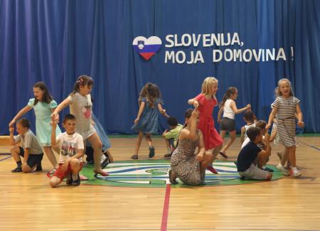 PRIREDITEV OB DNEVU DRŽAVNOSTI IN ZAKLJUČKU ŠOLSKEGA LETA 12 FOTO LJUBO VUKELIČ